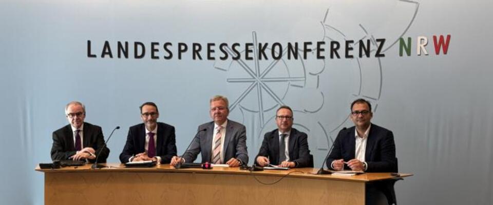 v. l. n. r.: Dr. Jürgen vom Stein, Dr. Christoph Ulrich, Dr. Holger Schrade, Dr. Benjamin Limbach, José Narciandi